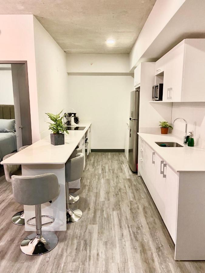 Cómodo y elegante apartamento en fabuloso condo! San José Exterior foto